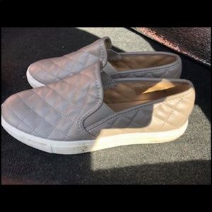 Barely worn slip on sneakers!